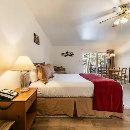 Studio W/Kitchen 2Nd Floor #213 At Donner Lake Village